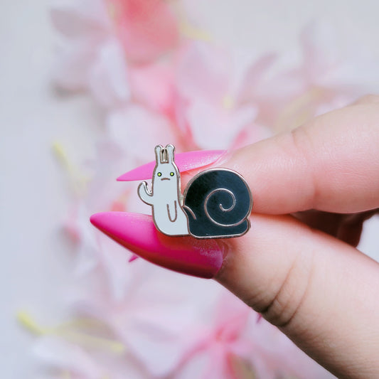 Snail enamel pin