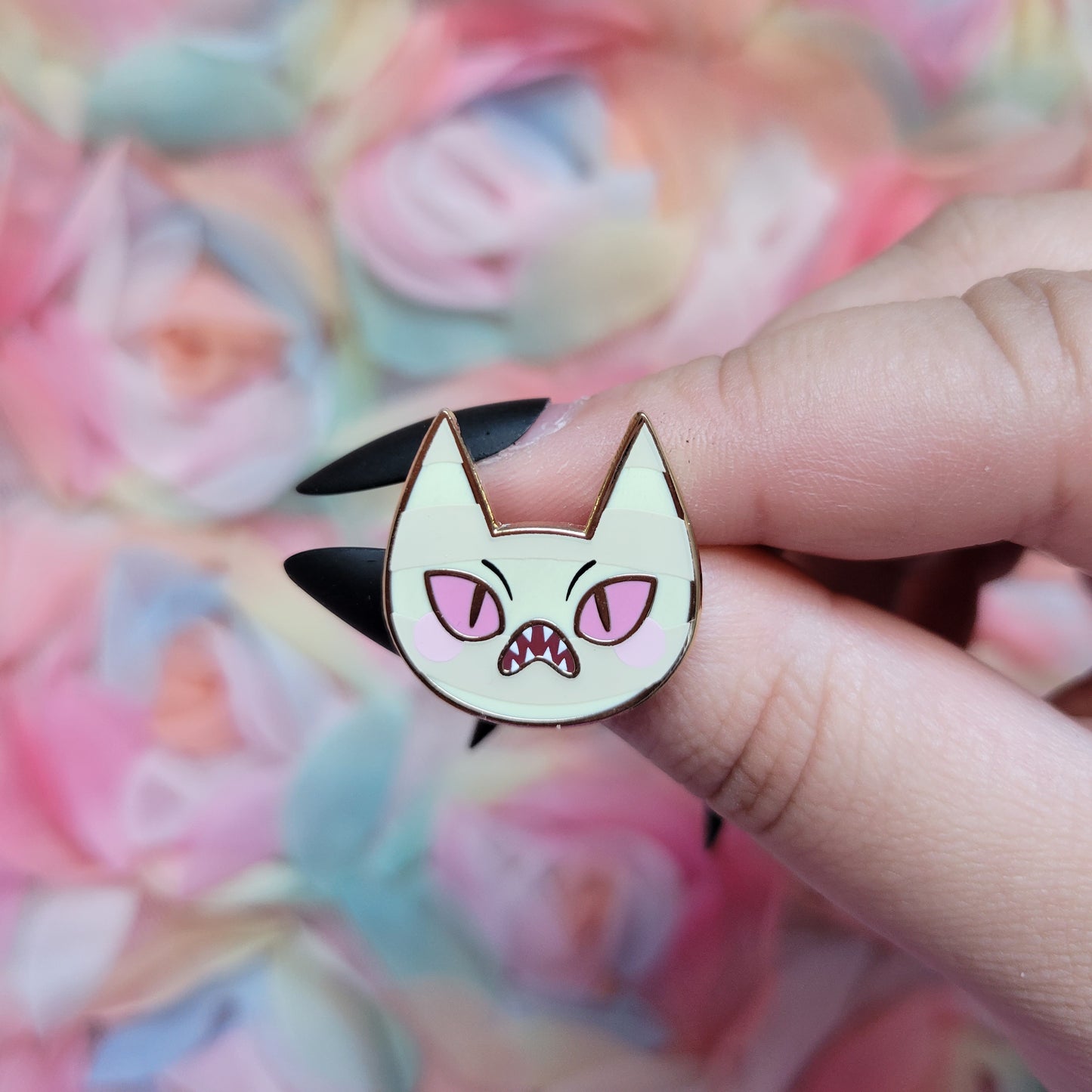 Memow enamel pin