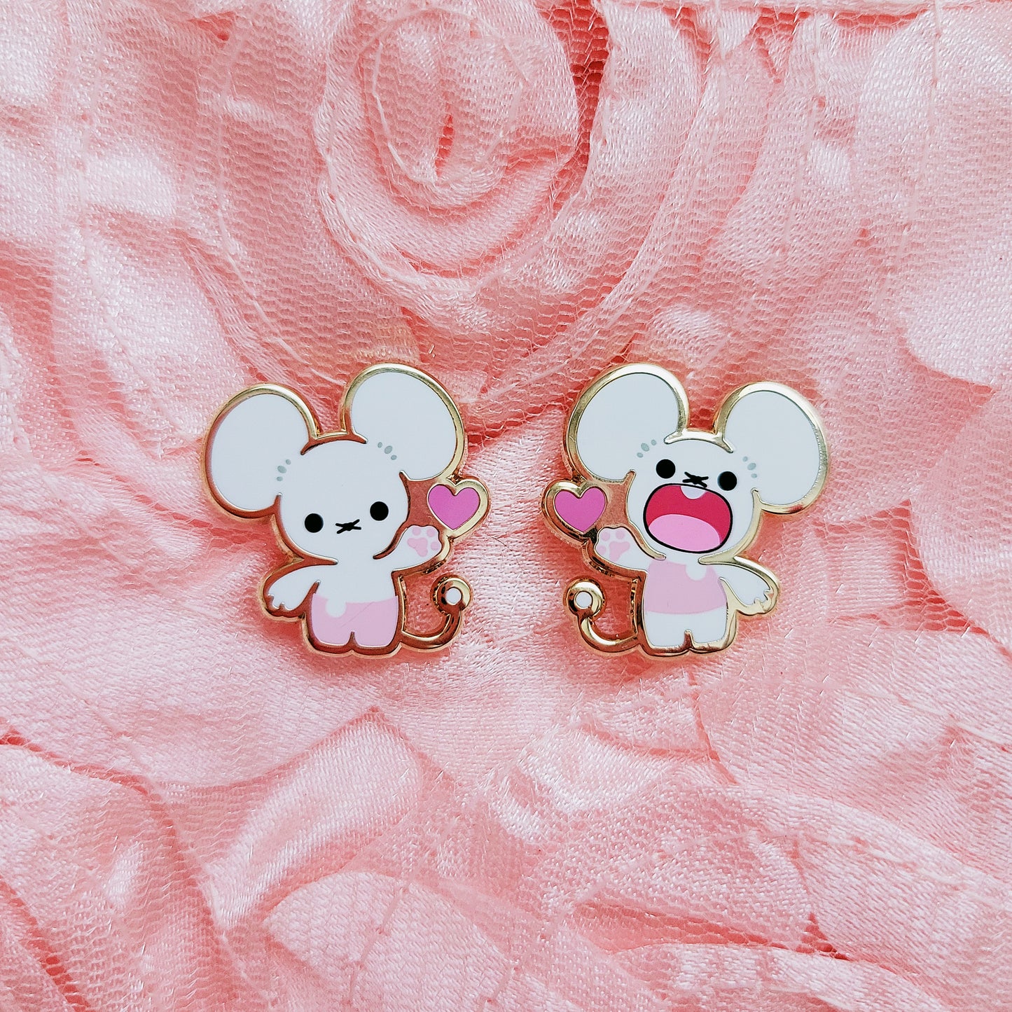 Mouse Pair enamel pins