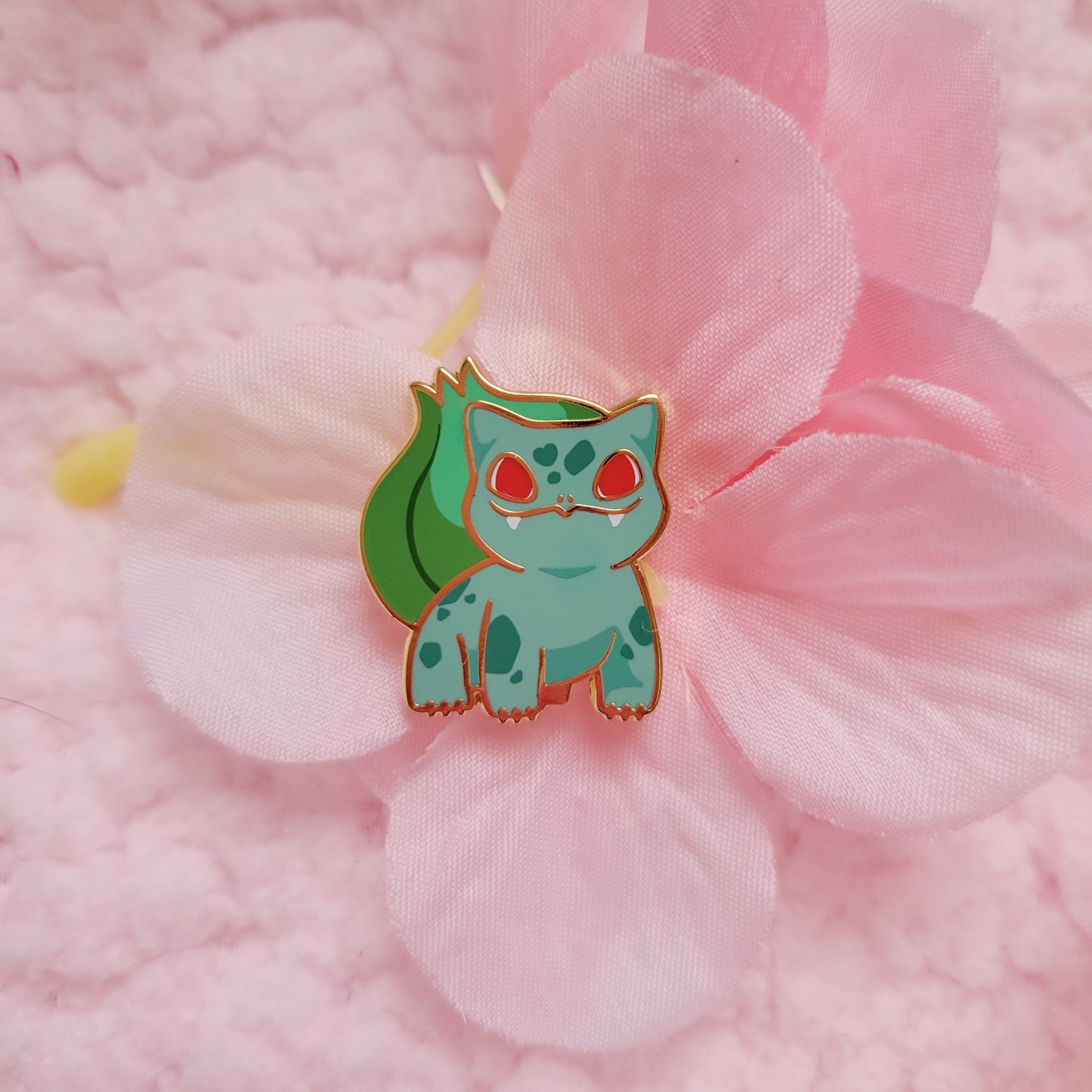 Bulbysaur enamel pin