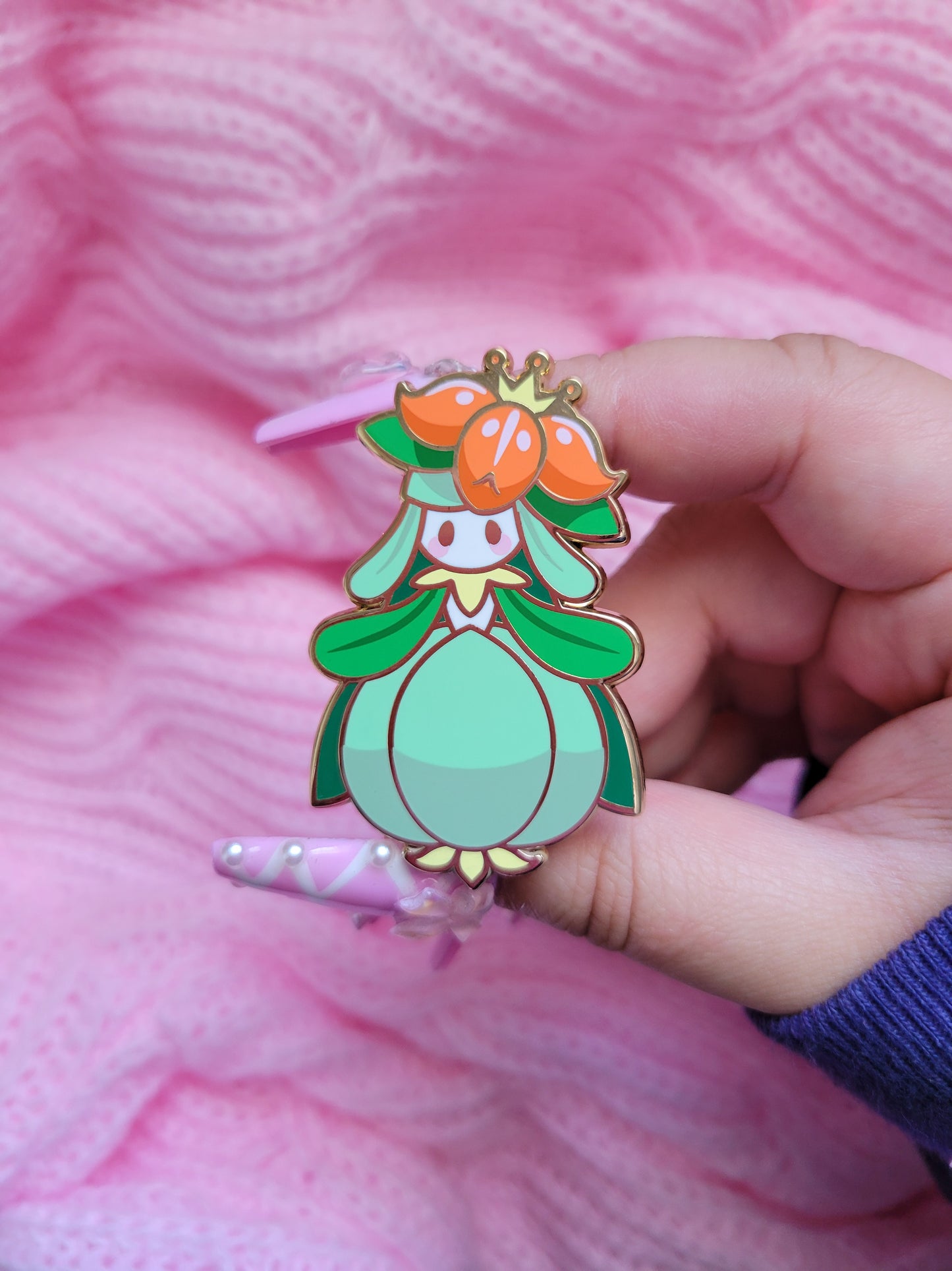 Elegant Queen enamel pin